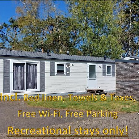 Ruim En Gezellig Chalet Voor 2 Personen Op De Veluwe Recreatiepark De Oude Driest Пюттен Экстерьер фото