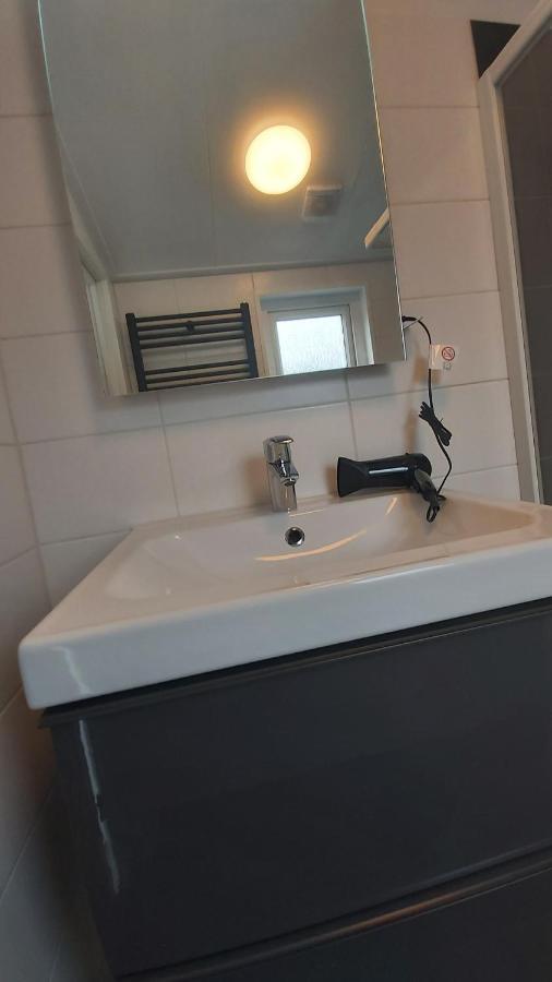 Ruim En Gezellig Chalet Voor 2 Personen Op De Veluwe Recreatiepark De Oude Driest Пюттен Экстерьер фото