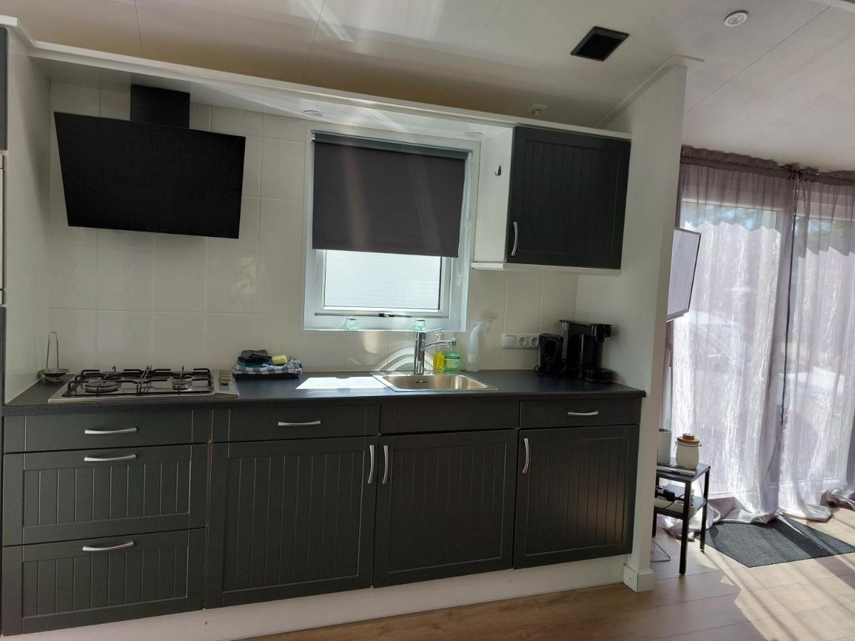 Ruim En Gezellig Chalet Voor 2 Personen Op De Veluwe Recreatiepark De Oude Driest Пюттен Экстерьер фото